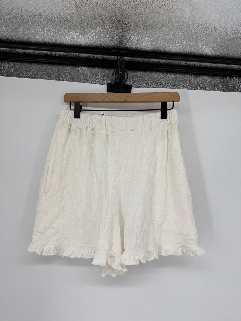 High Waist Ruffle Cotton Shorts - White - Picture 4 of 13